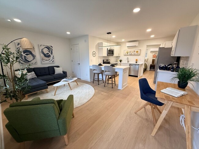 property at 1309 Hudson Ave