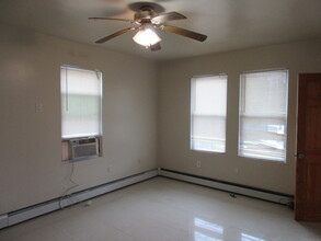 83 Myrtle Ave in Ansonia, CT - Building Photo - Building Photo