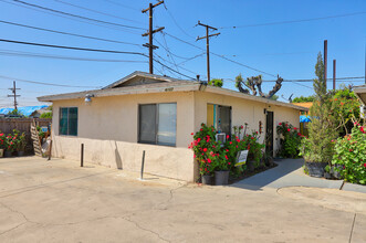 4103-4105 Rowland Ave in El Monte, CA - Foto de edificio - Building Photo