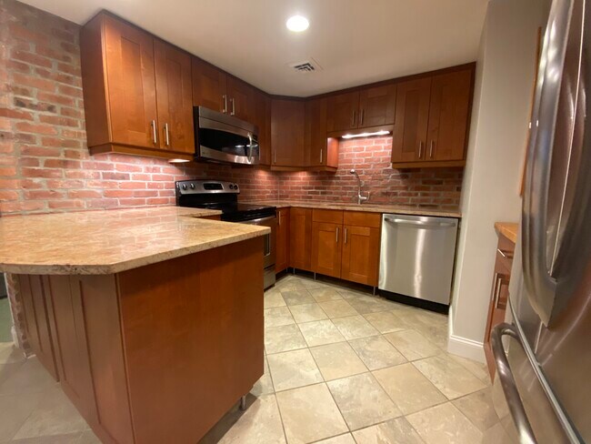 103 Gainsborough St, Unit 006 in Boston, MA - Foto de edificio - Building Photo