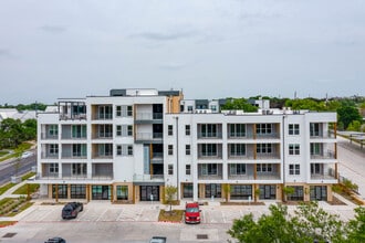 4801 Springdale Rd, Unit 1306 in Austin, TX - Building Photo - Building Photo