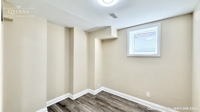 3 Christine Elliott Av in Whitby, ON - Building Photo - Building Photo