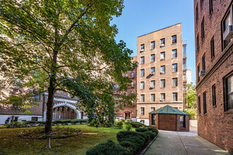 Kew Gardens Terrace in Jamaica, NY - Building Photo - Building Photo