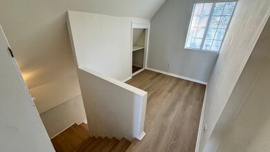 459 N Alfred St, Unit 1/2 in Los Angeles, CA - Foto de edificio - Building Photo