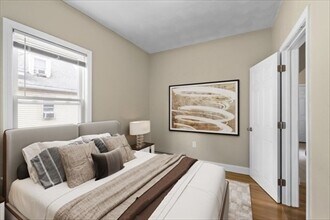 329 Washington St, Unit 2L in Somerville, MA - Foto de edificio - Building Photo