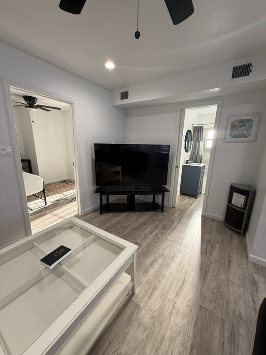 478 E Sycamore St, Unit 1 in Globe, AZ - Building Photo