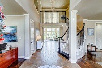 16214 Canova Hill Ln in Houston, TX - Foto de edificio - Building Photo