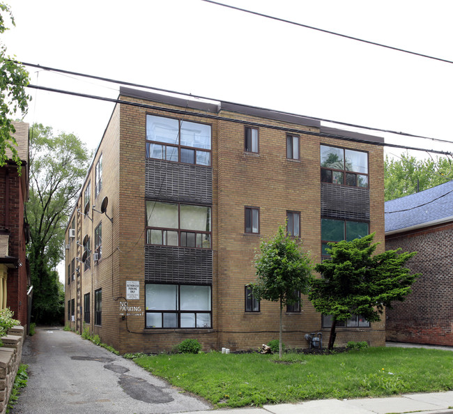 156 Barrington Ave in Toronto, ON - Building Photo - Building Photo
