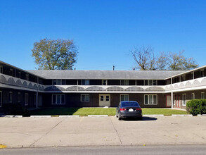 Walnut Apartments in Ames, IA - Foto de edificio - Building Photo