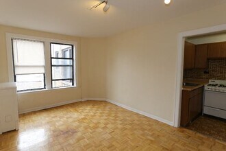 744 W Belmont Ave in Chicago, IL - Building Photo - Building Photo