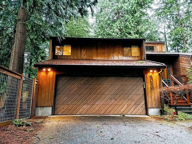 property at 4020 Willowbrook Ln