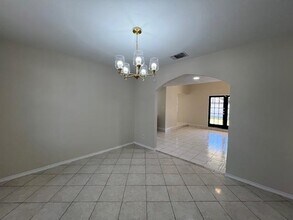1305 Glen Ln in Laredo, TX - Building Photo - Building Photo