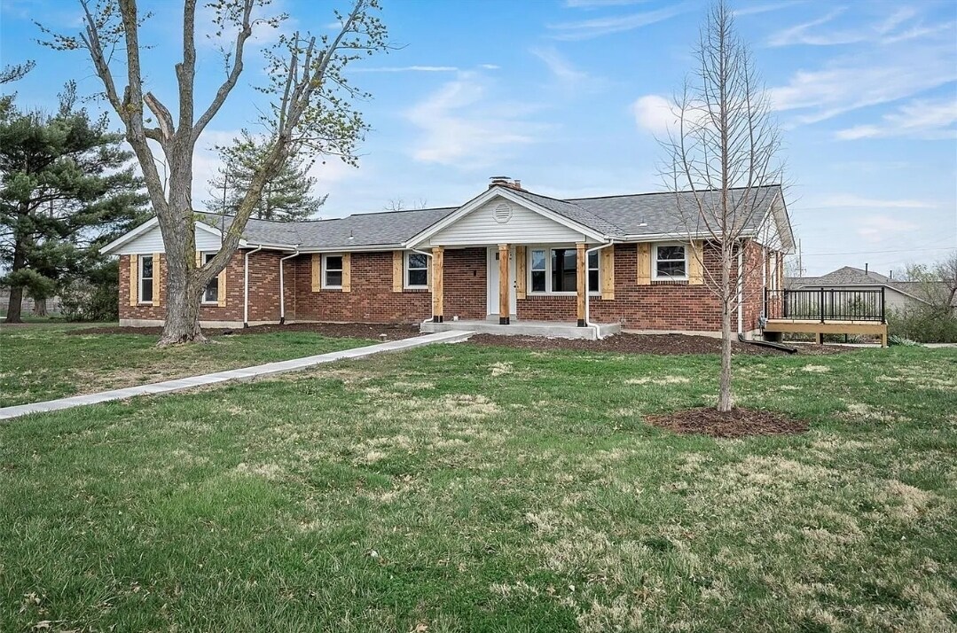 4 Tiger Dr in Wentzville, MO - Building Photo