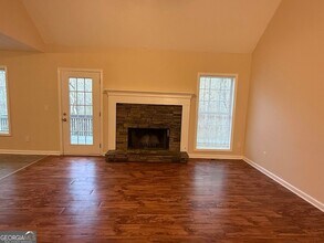 175 River N Ct in Covington, GA - Foto de edificio - Building Photo