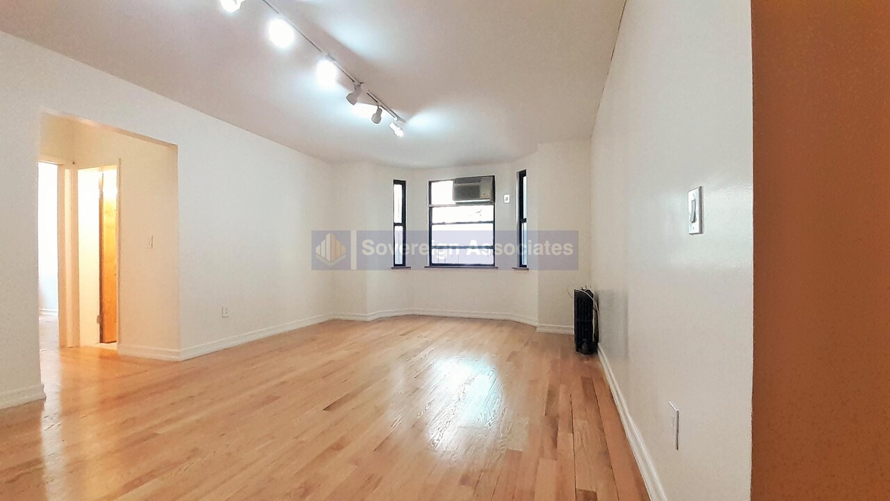 715 W 172nd St in New York, NY - Building Photo