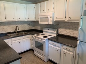 1621 25th St in Niceville, FL - Building Photo