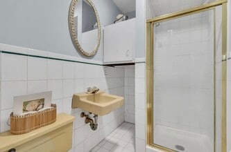 8 Winona Ter, Unit White Deer Plaza in Sparta, NJ - Foto de edificio - Building Photo