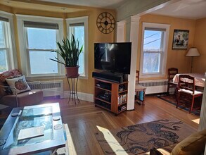 151 Walsh St in Medford, MA - Foto de edificio - Building Photo