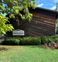 1370 Oakland Ave in Fayetteville, AR - Building Photo