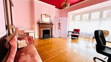 351 Beacon St, Unit 6 in Boston, MA - Building Photo - Building Photo