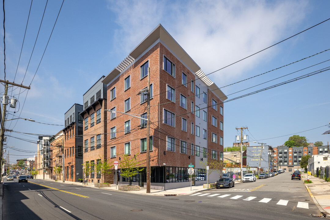 656 Grand St in Jersey City, NJ - Foto de edificio