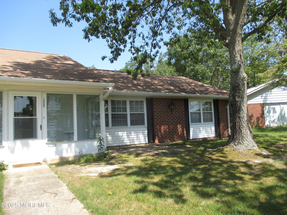 1236D Hamilton Ct in Lakewood, NJ - Building Photo
