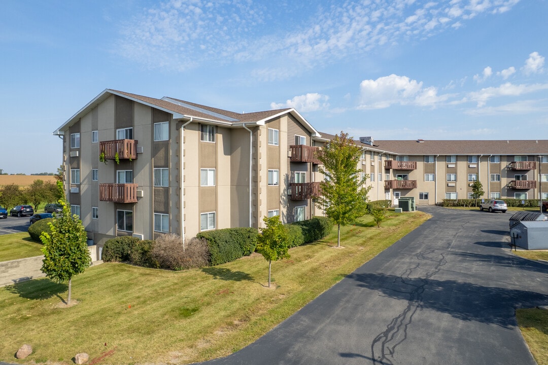 Prairie Landing in Sharon, WI - Foto de edificio