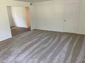 5601 N Humboldt Ave, Unit 5601 in Peoria, IL - Building Photo - Building Photo