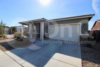 22721 E Calle Luna in San Tan Valley, AZ - Foto de edificio - Building Photo