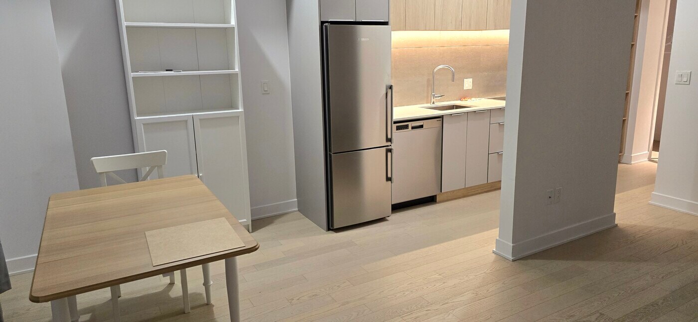 505 De L'escale Rue in Brossard, QC - Building Photo