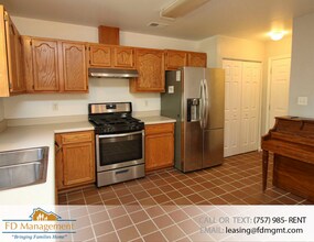 211 High Point Rd in Williamsburg, VA - Building Photo - Building Photo