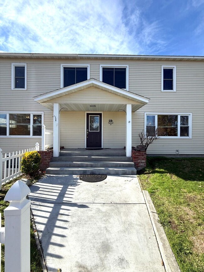 1431 Johnston Ave in Richland, WA - Building Photo - Building Photo