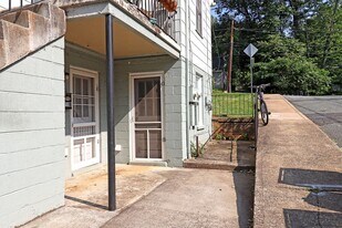 219 Shamrock Rd in Charlottesville, VA - Building Photo