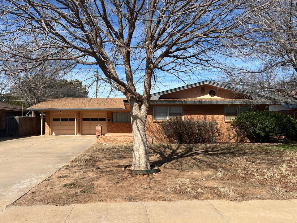 4912 17th St in Lubbock, TX - Building Photo