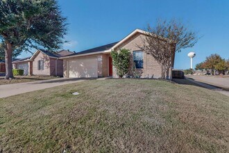 407 Eisenhower Ln in Lavon, TX - Building Photo - Building Photo