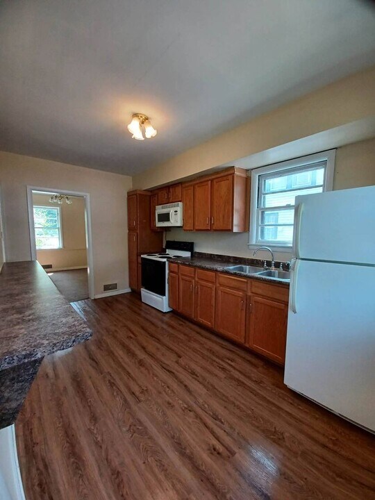 915 Peter Ave in Rockford, IL - Building Photo