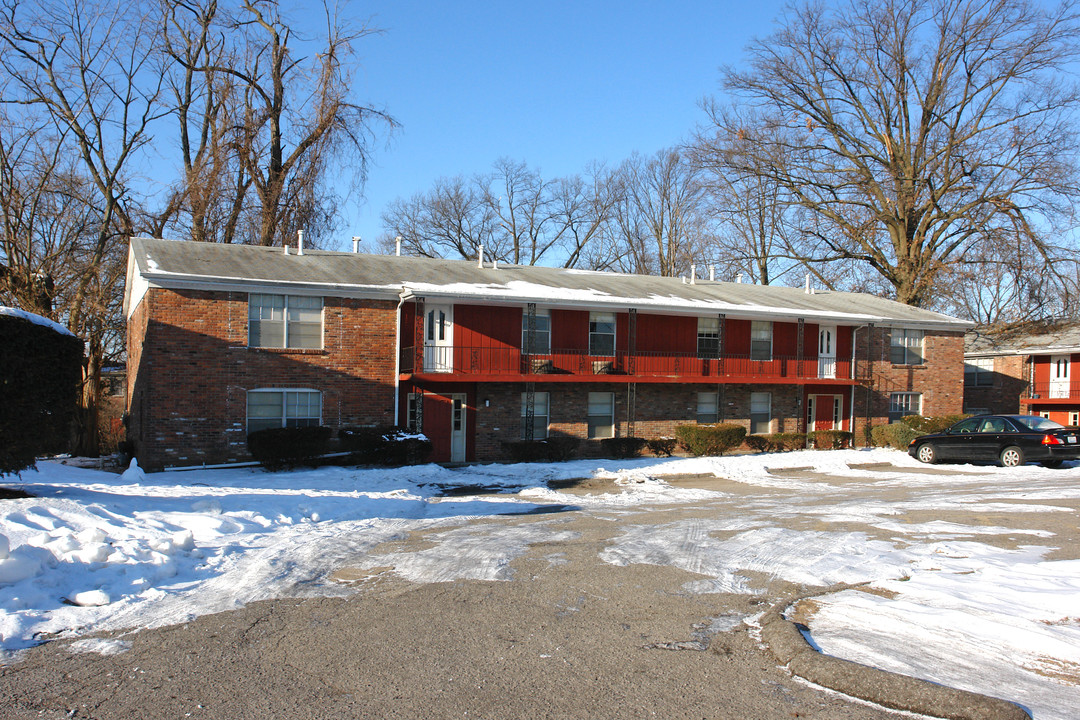 201 Nob Hill Ln in Louisville, KY - Building Photo