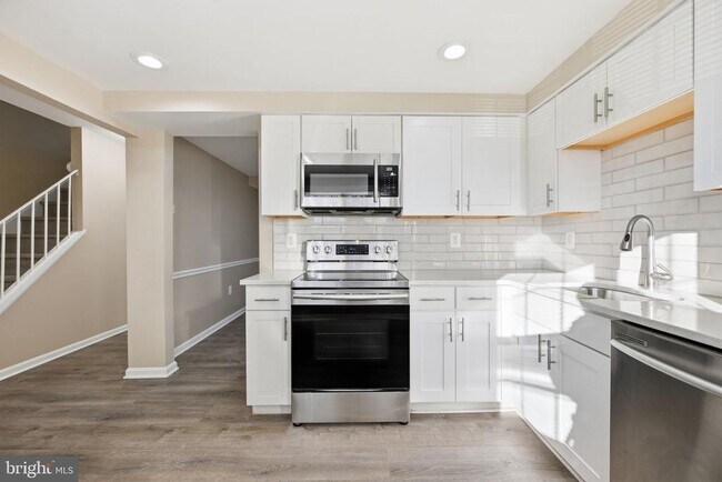 14602 King Lear Ct in Silver Spring, MD - Building Photo - Building Photo