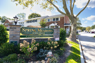 Spring Meadows At Hauppauge in Hauppauge, NY - Building Photo - Building Photo