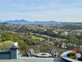 32252 Azores Rd in Dana Point, CA - Building Photo