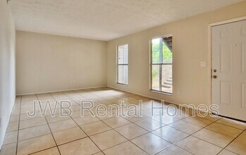 7201 Arlington Expy in Jacksonville, FL - Building Photo - Building Photo