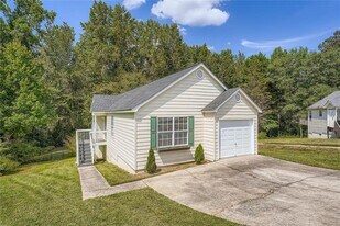 1233 Waterton Trail in Douglasville, GA - Building Photo