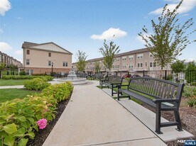44 Leahy Dr in Wood Ridge, NJ - Building Photo