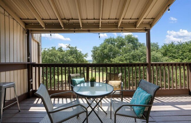 514 Demarett Dr in Lago Vista, TX - Building Photo - Building Photo