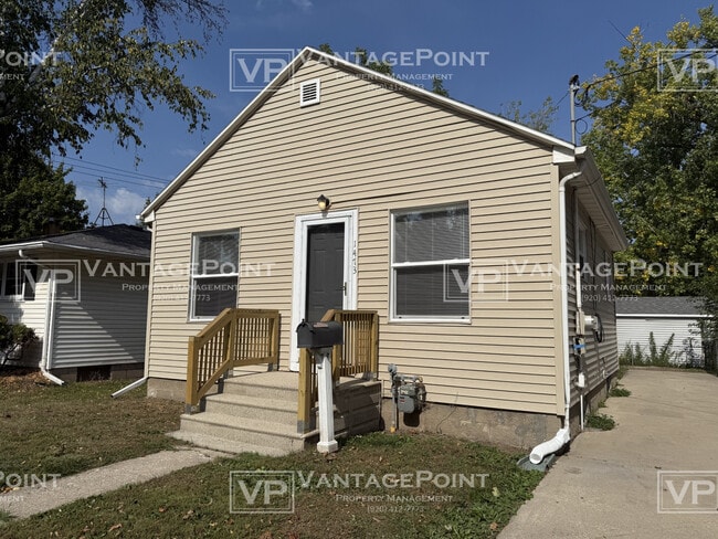 property at 1473 E Mason St