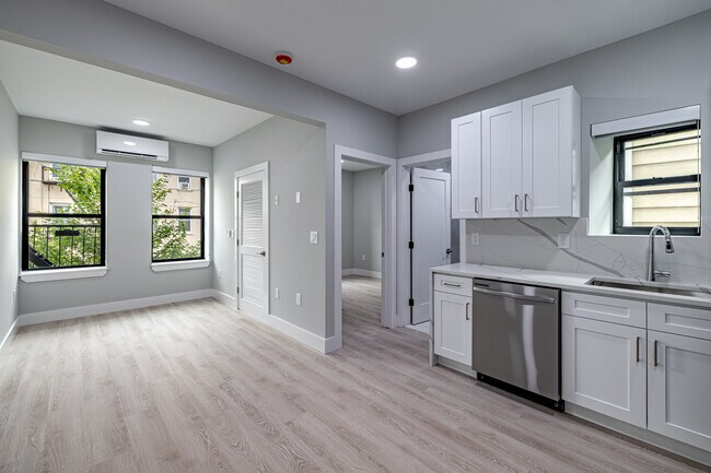 22 Fleet St in Jersey City, NJ - Building Photo - Interior Photo