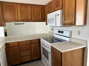 1564 E Drake Dr in Tempe, AZ - Building Photo - Building Photo