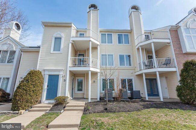 property at 5 Michele Ct