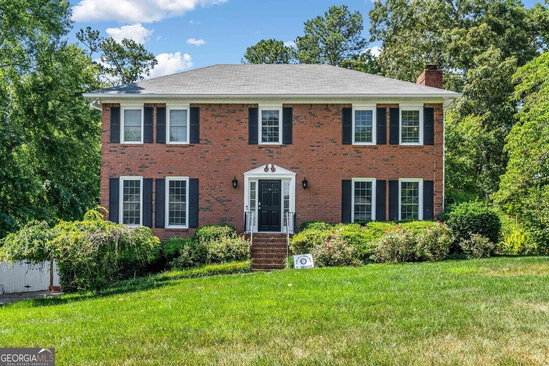 5237 Shasta Way in Marietta, GA - Building Photo