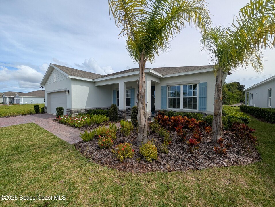 2273 Landing Dr in Titusville, FL - Building Photo